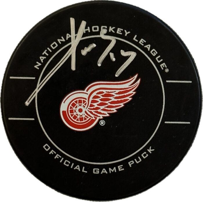 Pavel Datsyuk Autographed Detroit Hockey Puck