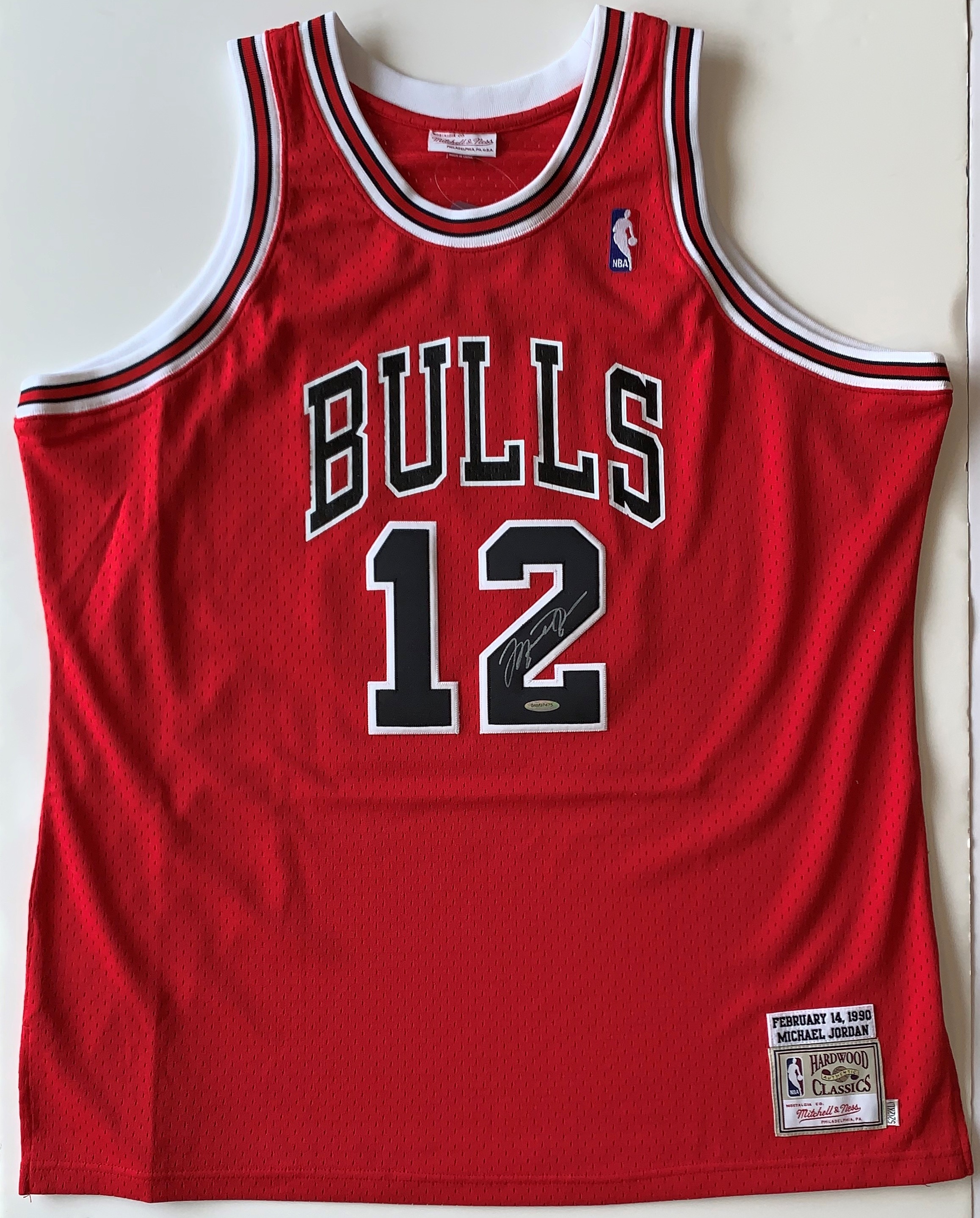 Michael Jordan Signed Chicago Bulls #12 Jersey (UDA COA