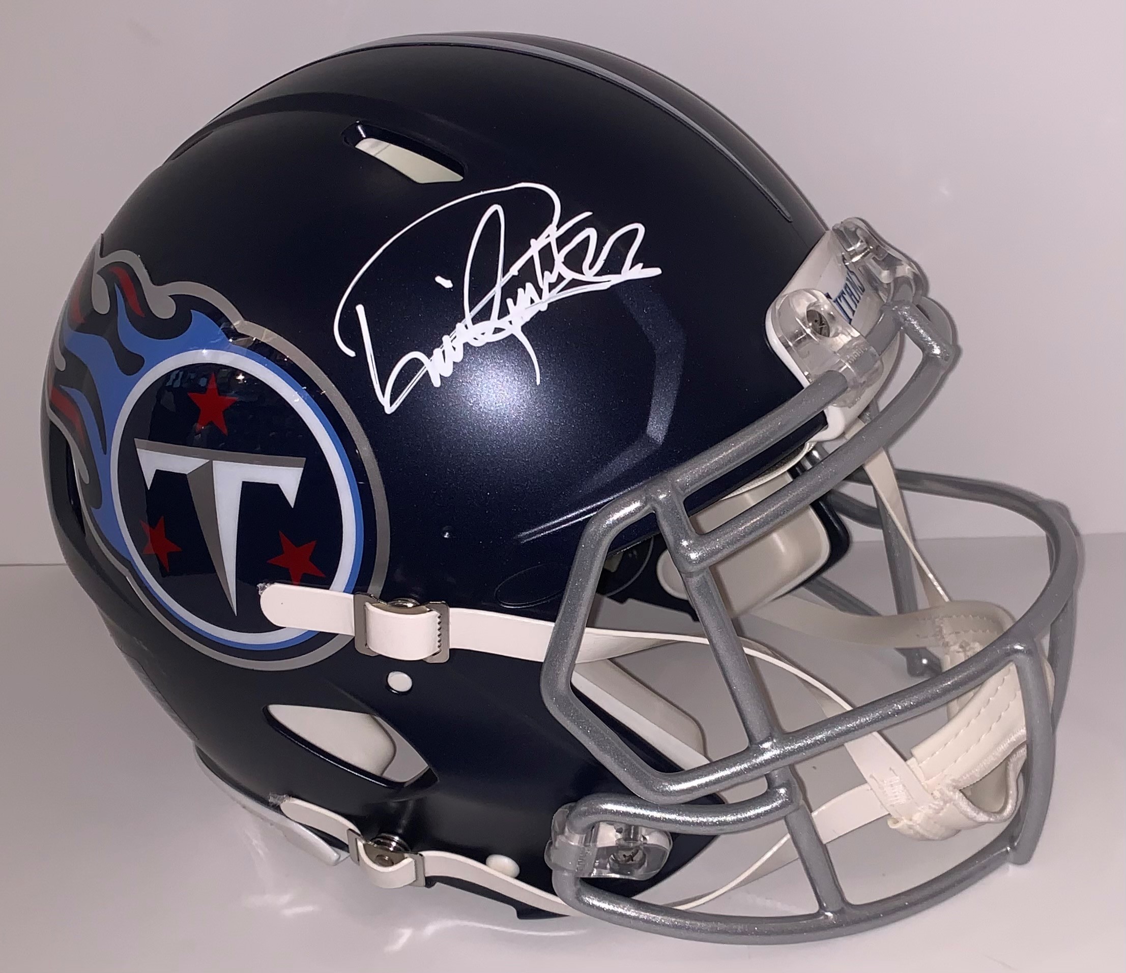 derrick henry titans  Titans football, Football helmet design