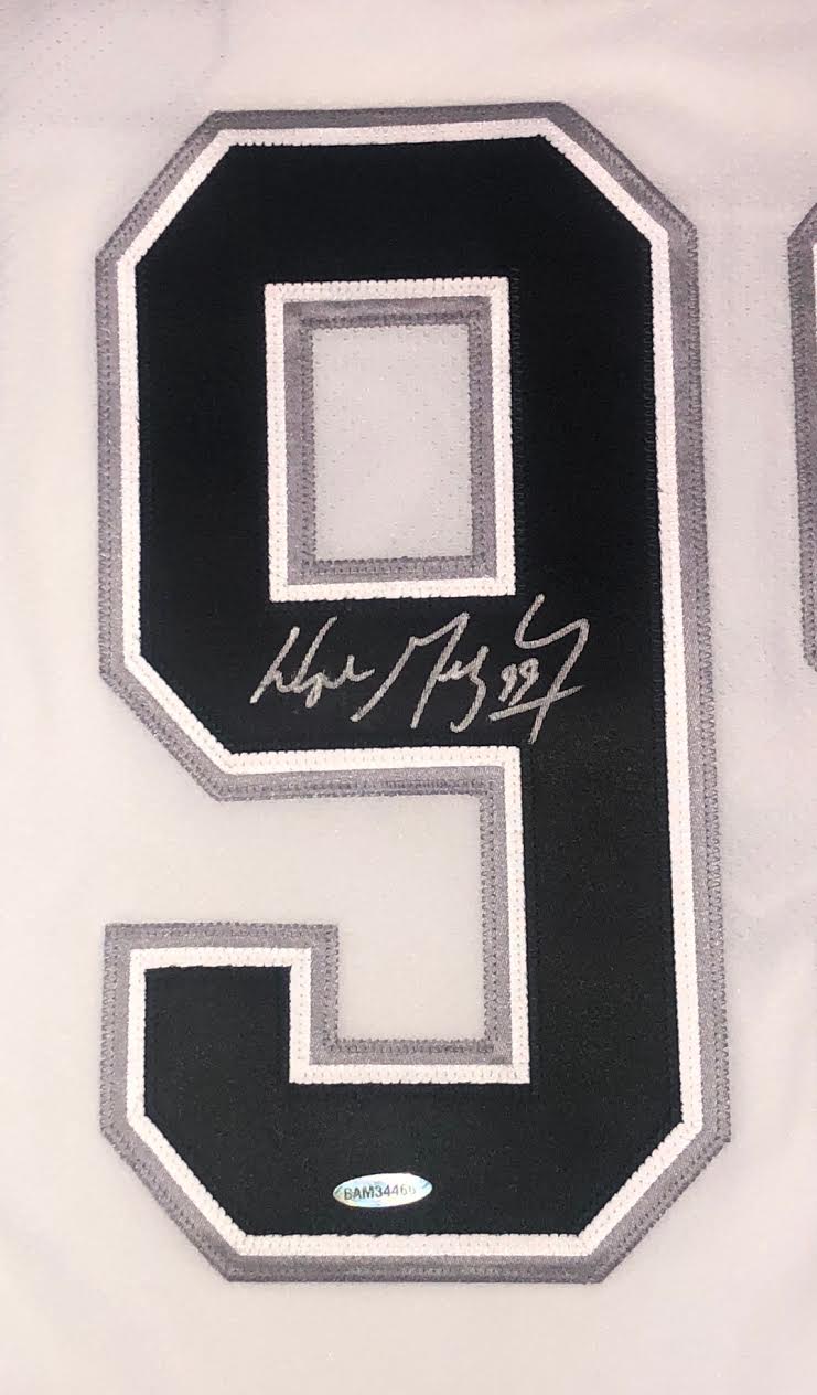 Wayne Gretzky Autographed Edmonton Oilers Jersey W/PROOF, Picture of Wayne  Signing For Us, Hall of Fame,The Great One, Los Angeles Kings, New York