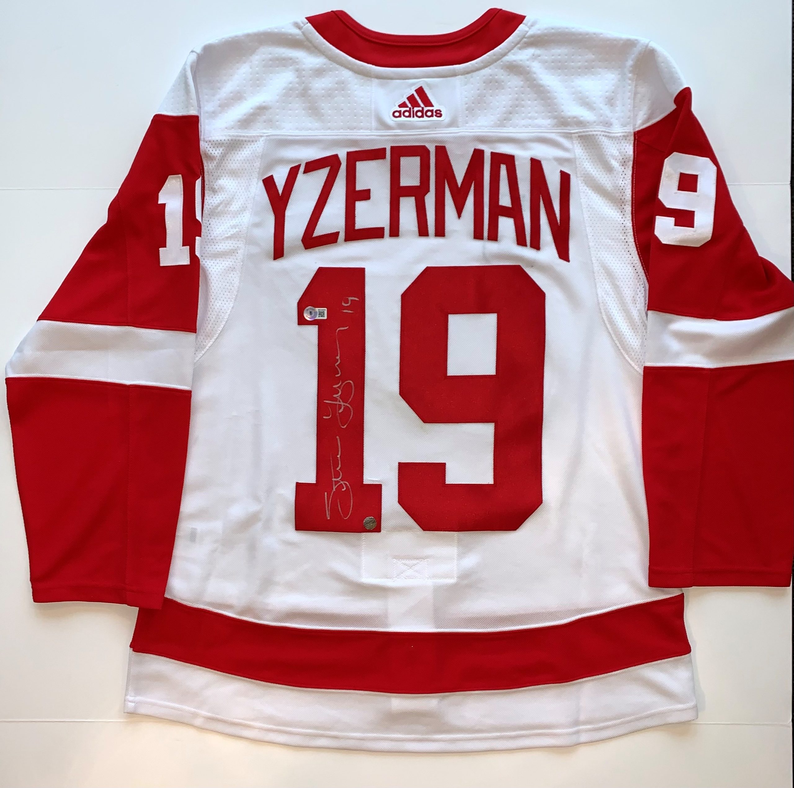Steve Yzerman Autographed Detroit Red Wings Red CCM Jersey