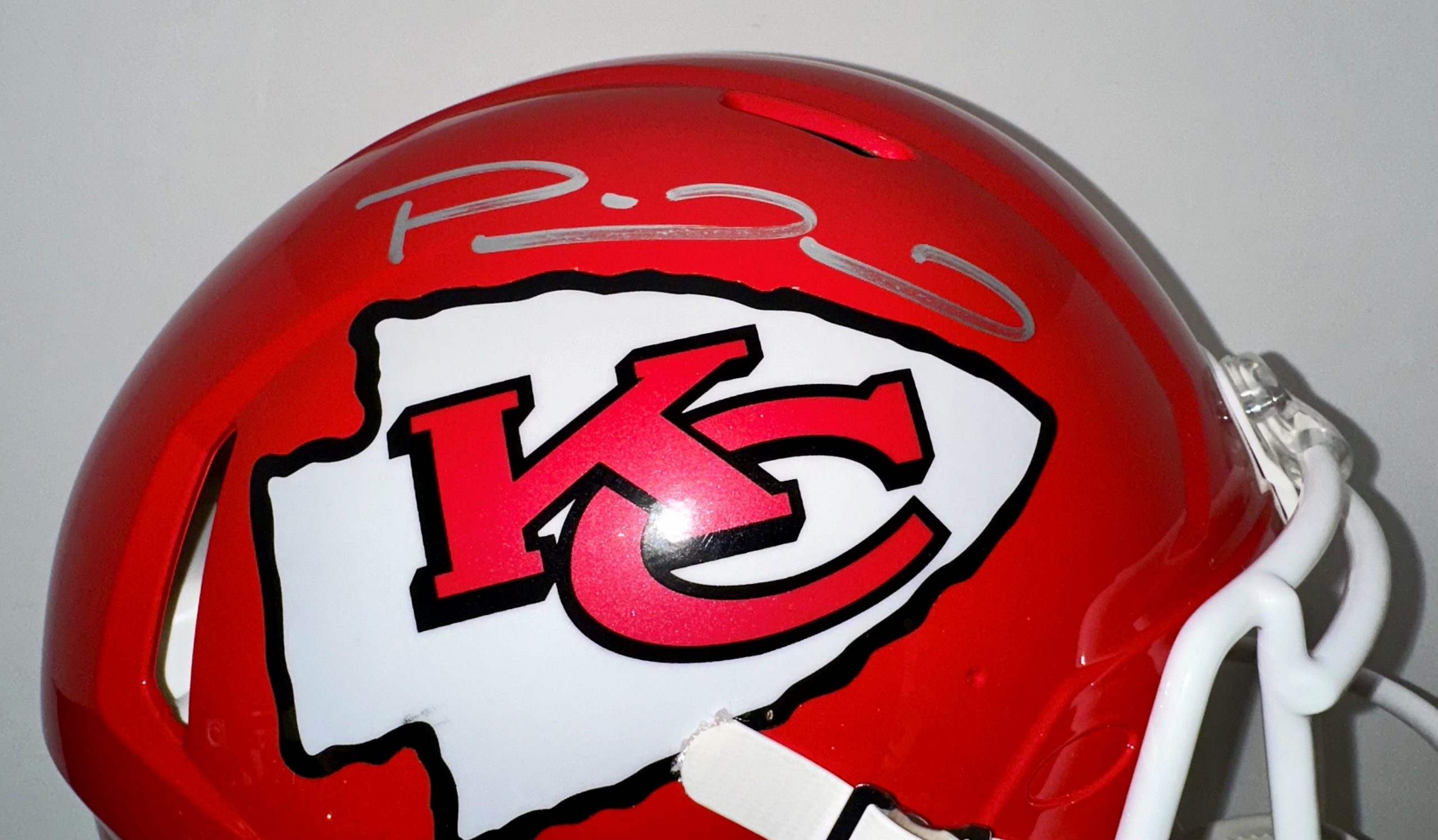 Patrick Mahomes Autographed Kansas City Chiefs Proline Speedflex Helmet -  The Autograph Source