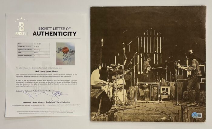 Neil Young Autographed Harvest Vinyl Record Album | BAS COA - Image 3